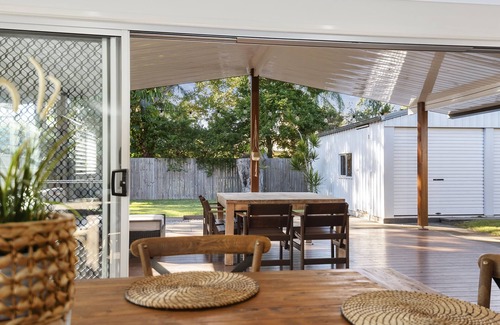 Currimundi House | Beachside beauty - walk to surf, lake & cafés