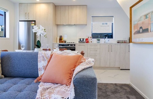 New Brighton House | Beachside Bliss: 1 Bed 1 Bath