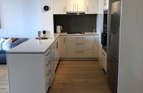 Gold Coast Apartment | Beachside Bliss - Modern 2 bedroom 2 bathroom Apartment in Miami