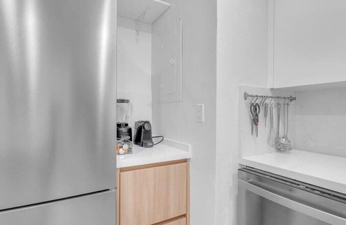 Key Biscayne House | Beachside Bliss: One-Bedroom perfect vacation parking included