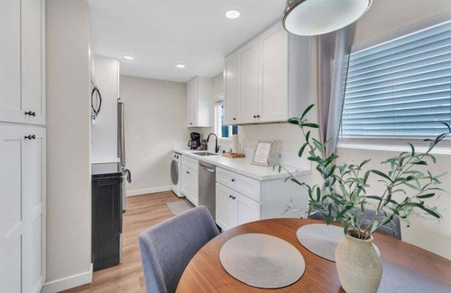 South Oceanside Condo | Beachside Bliss | Tower 9 Getaway Across from the Sand