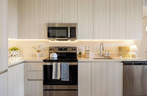 Dania Beach Apartment | Beachside Comfort & Convenience: 3 Mins to Sand, 8 Mins to FLL Airport