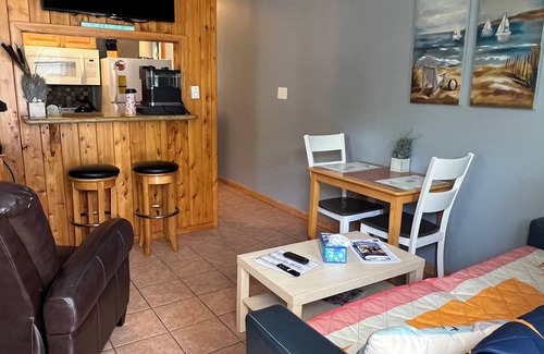 North End Condo | Beachside Condo-Feet To The Beach