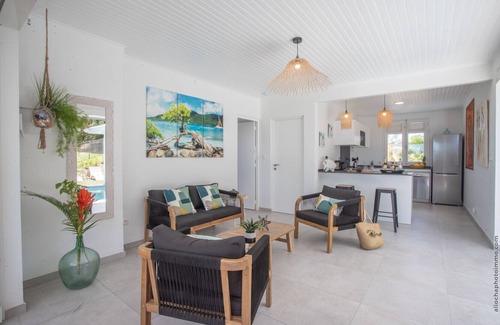 Sainte-Anne House | Beachside Corail