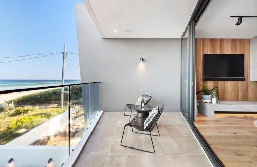 Chelsea House | Beachside Lane - Luxury On the Beach with Views
