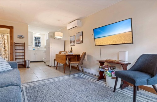 Southern Coast House | Beachside | Oceanside | Walk onto the beach!
