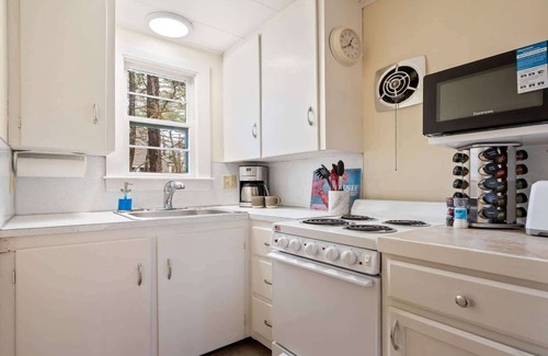 Southern Coast House | Beachside | Oceanside | Walk onto the beach!