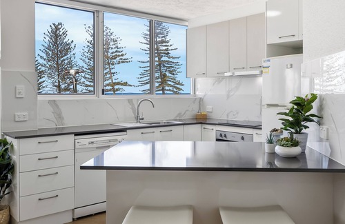 Alexandra Headland Apartment | Beachside Superior Apartment