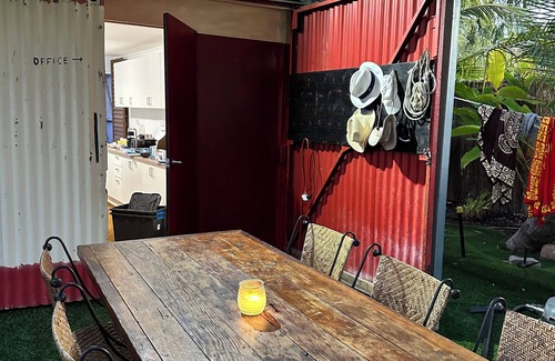 Horseshoe Bay Cottage | Beachside Tropical Paradise Magnetic Island NQ - Rustic Nth facing retreat