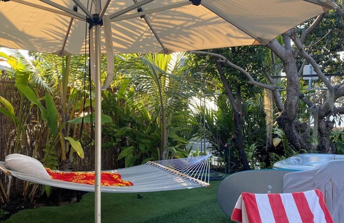 Horseshoe Bay Cottage | Beachside Tropical Paradise Magnetic Island NQ - Rustic Nth facing retreat