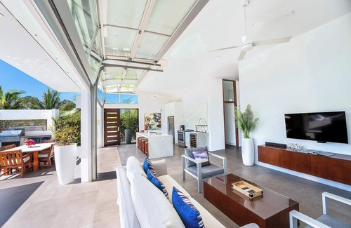 Long Bay Villa | Beachside Villa & Private Pool at White Villas (8)