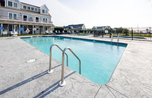 Falmouth Hotel | Beachside Village Resort