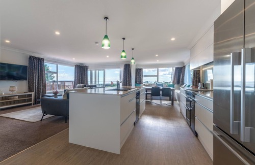 Clarks Beach House | Beachview Bliss - Clarks Beach Holiday Home