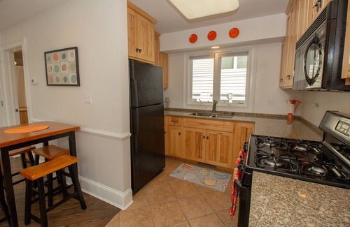 Michigan City House | Beachwalk Guest Cottage Across from Lake Michigan