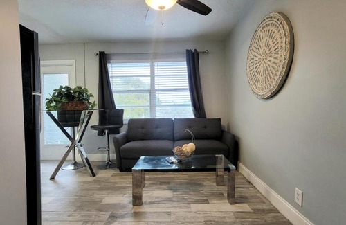 East Ocean Ave Apartment | BEACHWAY INN