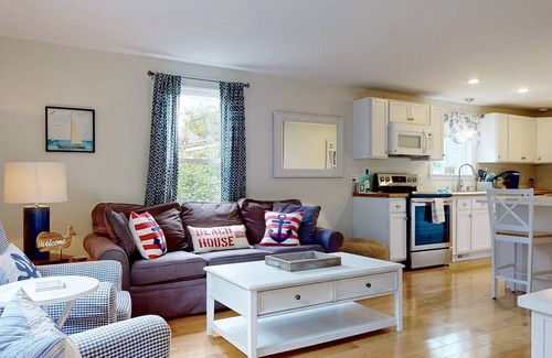 Pine Point House | Beachwood Cottage by Bayley Vacation Rentals