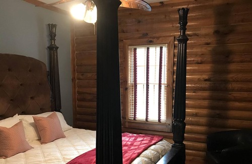Loris Cabin | Beachwoods Villa