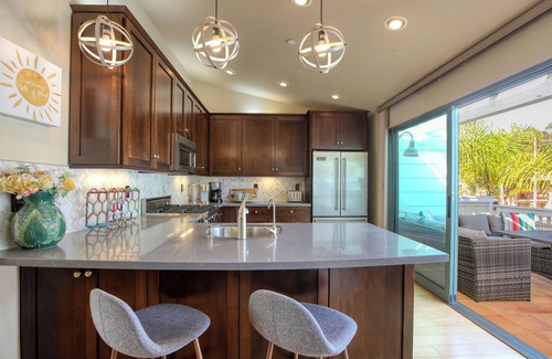 Avila Beach Condo | Beachy Keen: 2 master ensuites, steps from beach, rooftop BBQ