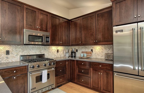Avila Beach Condo | Beachy Keen: 2 master ensuites, steps from beach, rooftop BBQ