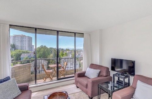 James Bay Apartment | Beacon Hill View Condo