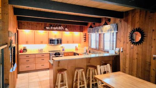 Sunriver House | Bear Cabin - 5min walk to village & 12 SHARC passes
