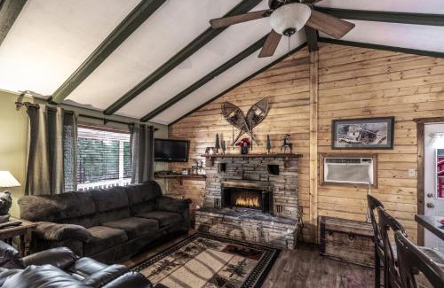 Ruidoso House | Bear Country - Hot Tub - Upper Canyon