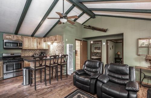Ruidoso House | Bear Country - Hot Tub - Upper Canyon