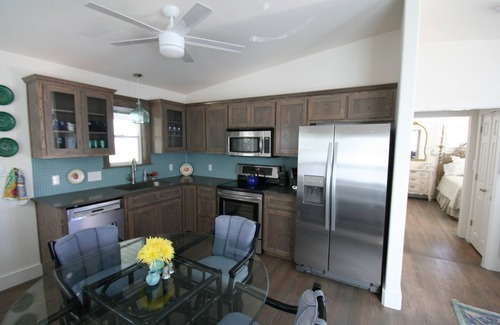 Manchaca House | Bear Creek Cottage nExquisite Texas Retreat!