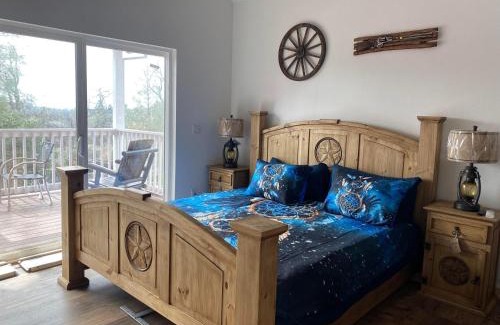 Shasta Cascade Cabin | Bear Creek Falls Lodge on 67 acres Creek & Waterfalls