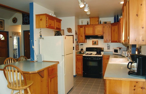 North Wawona House | Bear Crossing