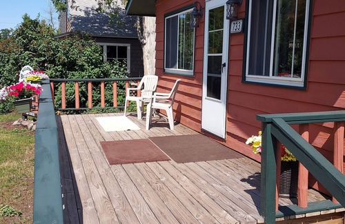 Copper Harbor Cabin | Bear Den Cabin a quaint non smoking cabin Single Bedroom- Sleeps 4 Comfortably