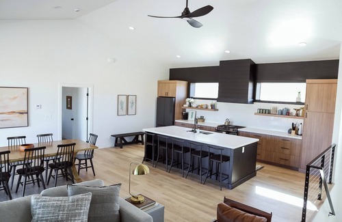 Sweetwater Cabin | Bear Lake Family Retreat with Game Room & Fire Pit, Ideal Beach Access w/Hot Tub