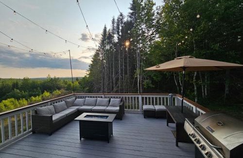 Robbinston House | Bear Mountain Lodge. 560 Acre Wooded Estate.