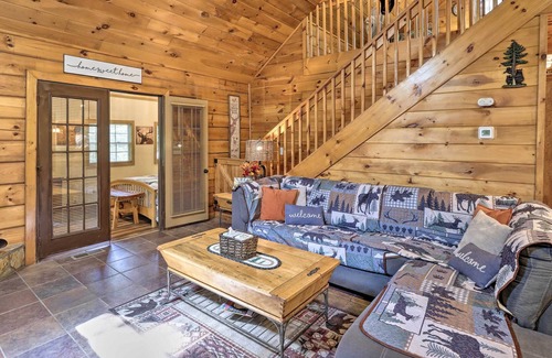 Ellijay Cabin | ‘Bear Paw Cabin’ w/ Deck, Game Room, & Fire Pit!