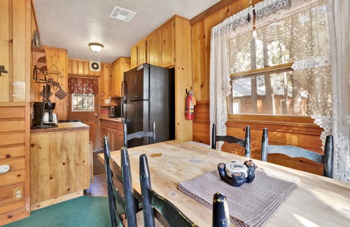 Big Bear Lake Cabin | Bear Paw Cottage at Big Bear w/Hot Tub