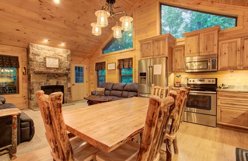 Laurelton Cabin | Bear Paw Lodge = Center Of Nature@God's Creation#Campfire+Fun&Trails