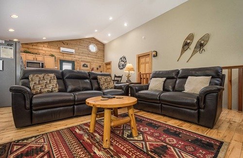 Thayerville House | Bear Paws | Private Hot Tub, Near Amenities