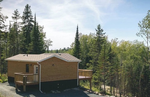 Kenora Cabin | Bear's Den Cabin - Lakewood Park Cabins