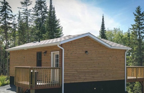 Kenora Cabin | Bear's Den Cabin - Lakewood Park Cabins