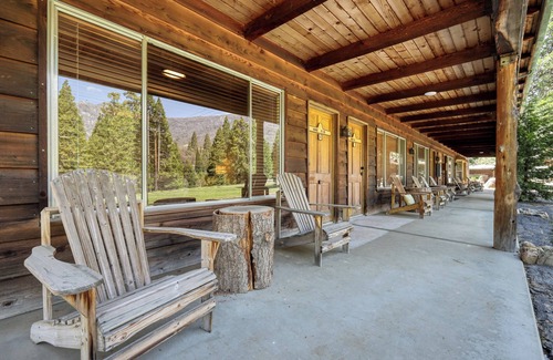 Springville Apartment | Bear's Den Camp Nelson Lodge #5