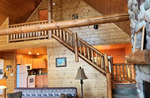 Land O Lakes House | Bear's Den Summary: W