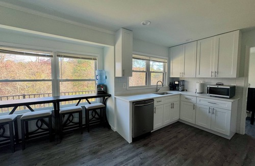 Bumpass House | Bear Tree Waterfront Retreat on Lake Anna - 2 Lvl. Home w/Boathouse & Gazebo