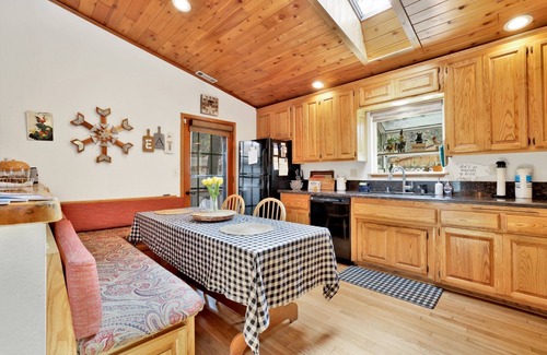 Big Bear City Cabin | Beardise #2329