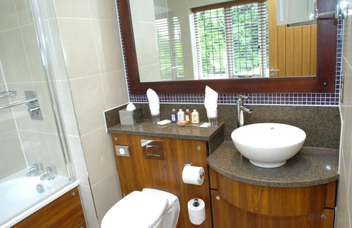 Warmingham Hotel | Bears Paw Inn