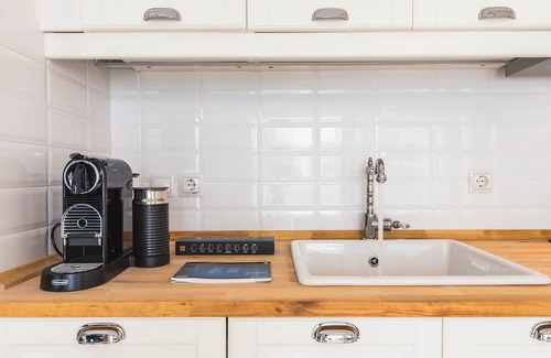 Athens City Centre Apartment | BeAthenian–Stylish apt with private terrace