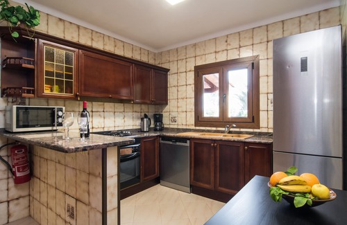 Felanitx Cottage | BEATIFUL HOLIDAY VILLA WITH LARGE GARDEN AND POOL. INTERNET FREE