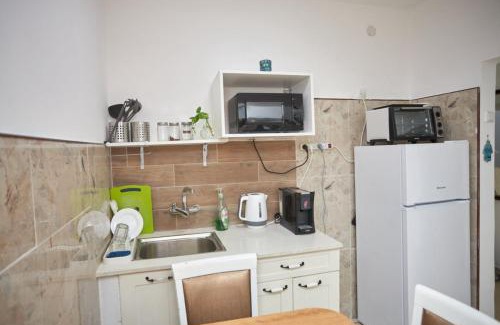 Neve Zohar Cabin | Beatrice Hospitality