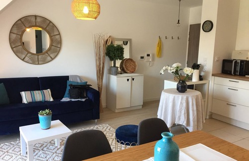 Merville-Franceville-Plage Apartment | Beautiful 2-room apartment 200 m from the beach and shops