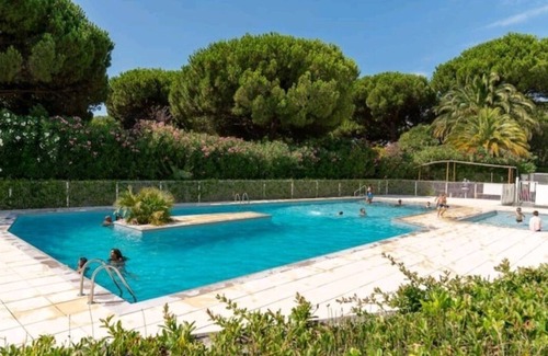 La Petite Motte Apartment | Beau Studio de 34 m2 Piscine et Pataugeoire, Place de Parking Privée