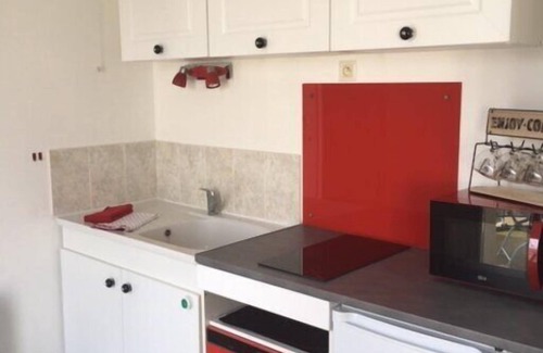 La Suze-sur-Sarthe Apartment | Beau Studio Meublé à La Suze. Idéal Étudiants et Déplacements Professionnels